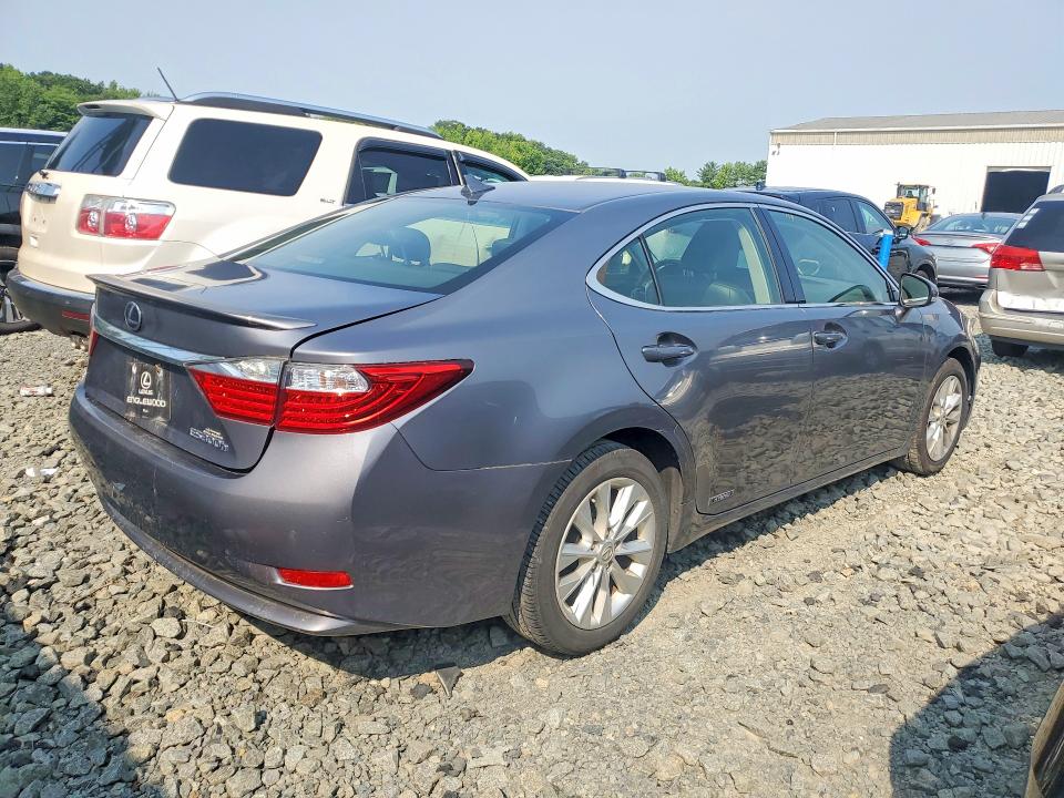 Photo 3 from auction – 2013 LEXUS ES with VIN JTHBW1GG6D2026661