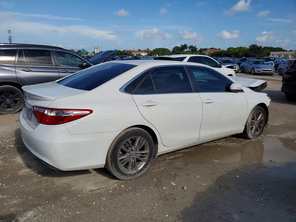 Photo 3 from auction – 2015 TOYOTA CAMRY with VIN 4T1BF1FK3FU929621