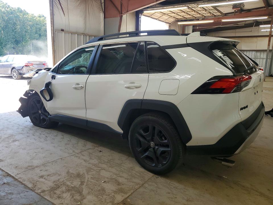 Photo 2 from auction – 2024 TOYOTA RAV4 with VIN 2T3J1RFV7RW463772