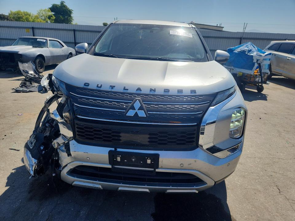 Photo 5 from auction – 2024 MITSUBISHI OUTLANDER with VIN JA4J3VA84RZ011146