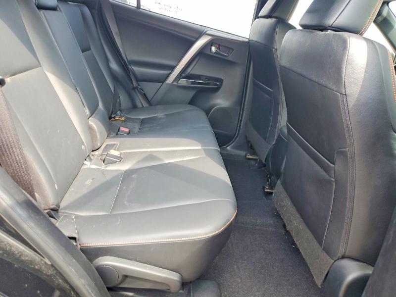 Photo 11 from auction – 2016 TOYOTA RAV4 with VIN JTMJFREV0GJ077192
