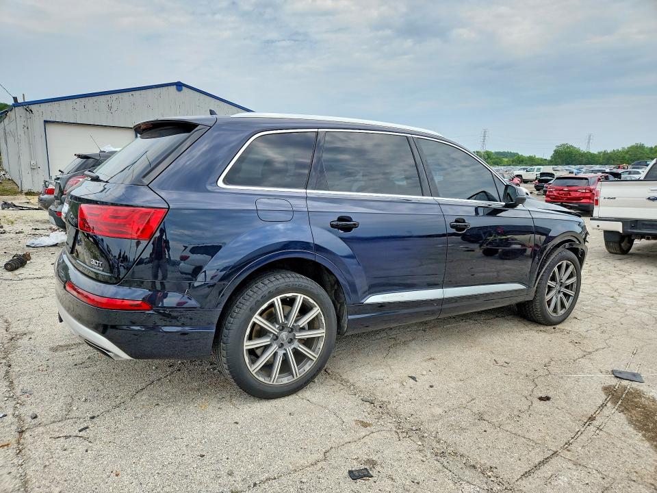 Photo 3 from auction – 2017 AUDI Q7 with VIN WA1LAAF78HD058750