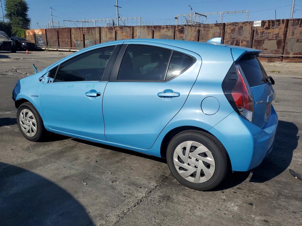 Photo 2 from auction – 2016 TOYOTA PRIUS C with VIN JTDKDTB38G1130957