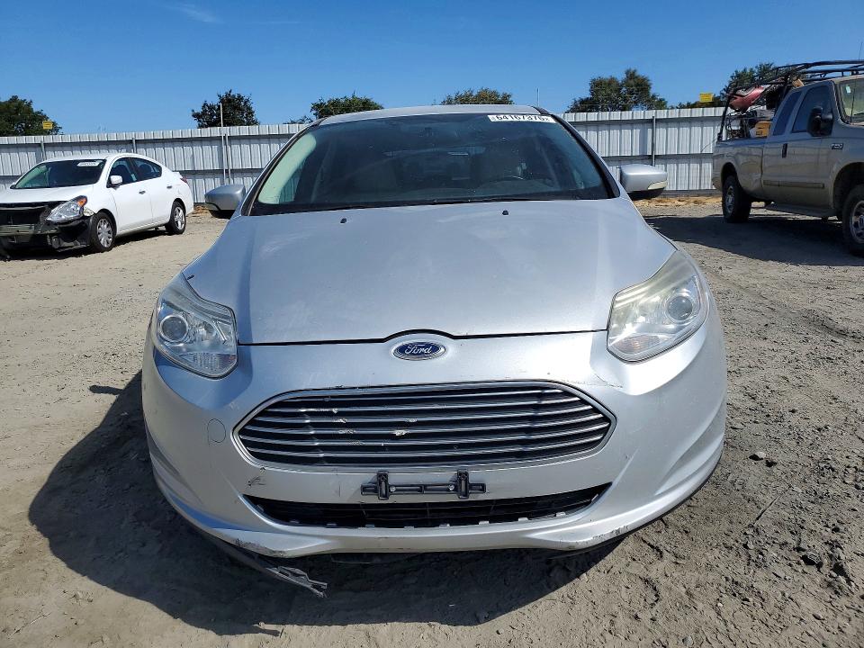 Foto 5 de la subasta – 2013 FORD FOCUS con VIN 1FADP3R44DL201995