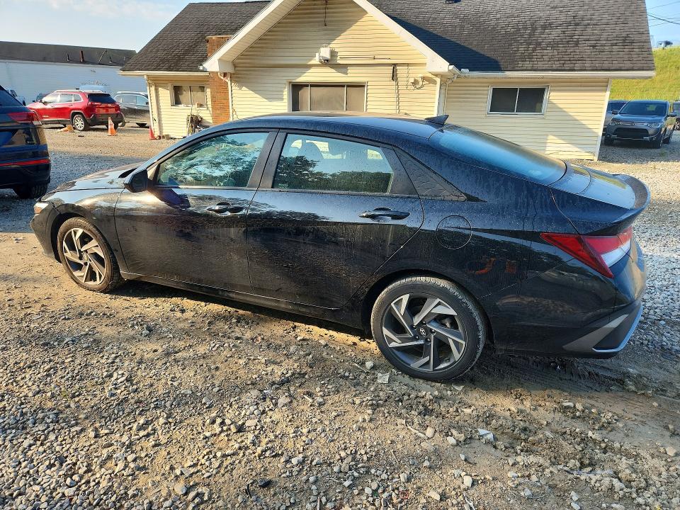 Снимка 2 от търг – 2025 HYUNDAI ELANTRA с VIN KMHLM4DG2SU995498