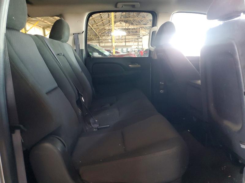 Photo 11 from auction – 2011 CHEVROLET SUBURBAN with VIN 1GNSKHE39BR236432