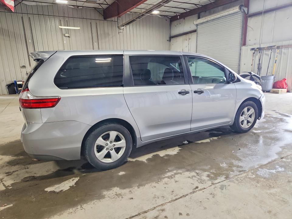 Photo 3 from auction – 2015 TOYOTA SIENNA with VIN 5TDZK3DC2FS674969