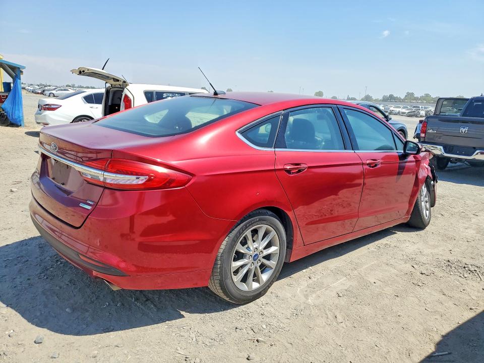 Photo 3 from auction – 2017 FORD FUSION with VIN 3FA6P0HD4HR277720