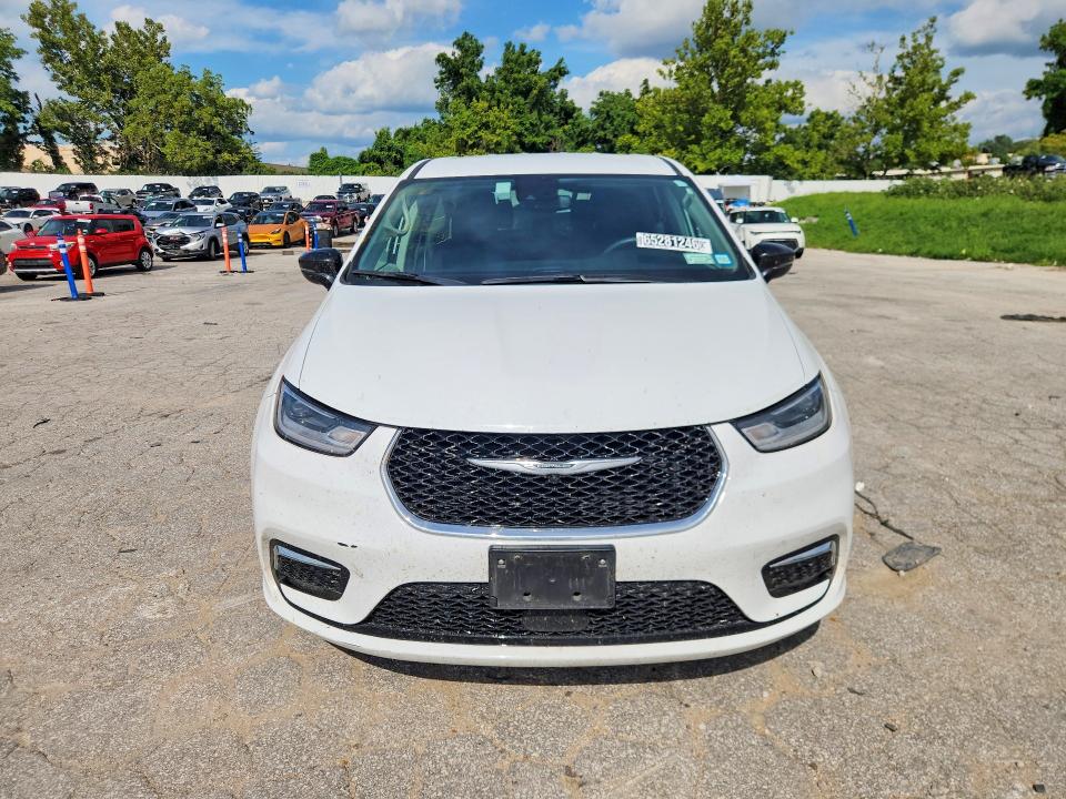 Photo 5 from auction – 2024 CHRYSLER PACIFICA with VIN 2C4RC1S74RR153403