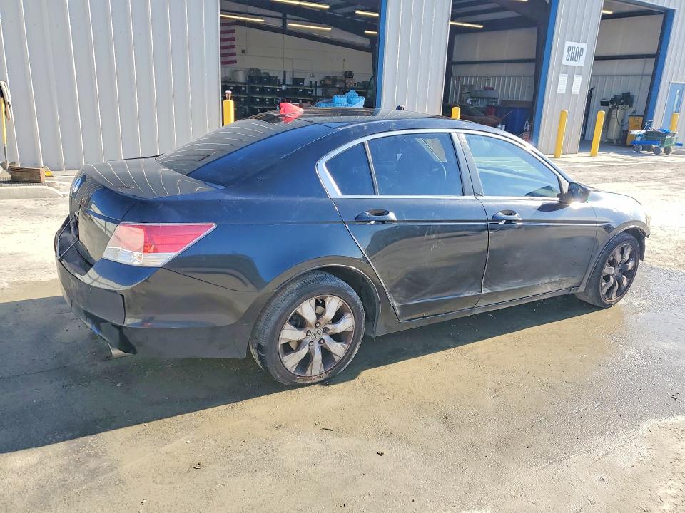 Photo 3 from auction – 2010 HONDA ACCORD with VIN 1HGCP2F76AA172457