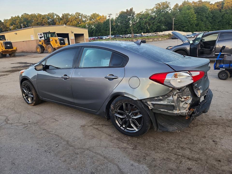 Photo 2 from auction – 2016 KIA FORTE with VIN KNAFX4A6XG5584451