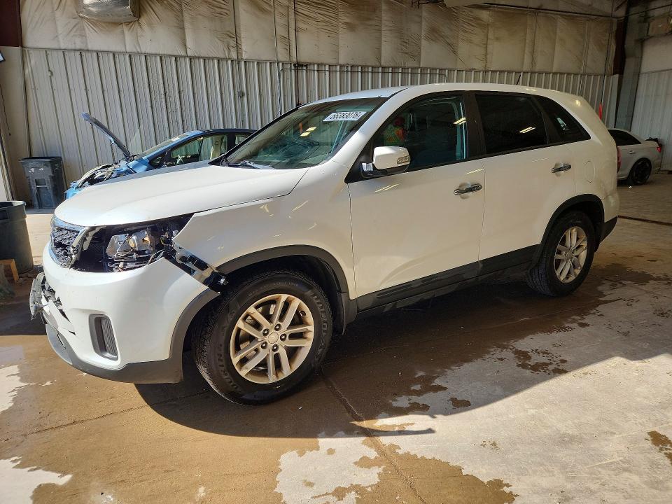 KIA SORENTO 2015 with VIN 5XYKT3A62FG562652 - Photo from auction