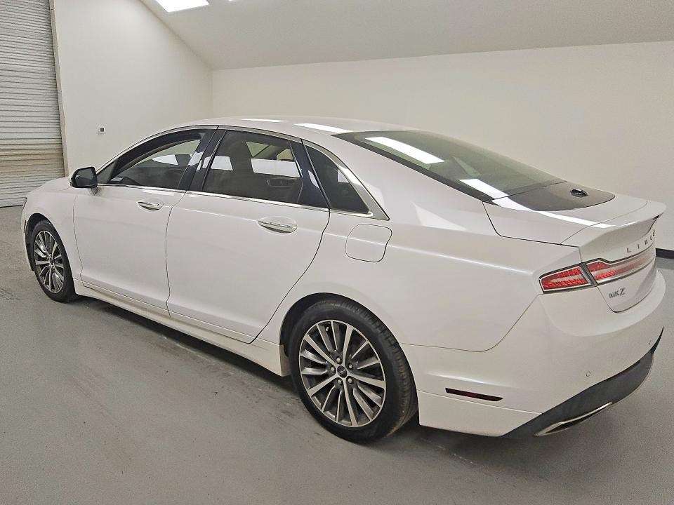 Photo 2 from auction – 2020 LINCOLN MKZ with VIN 3LN6L5A93LR619395