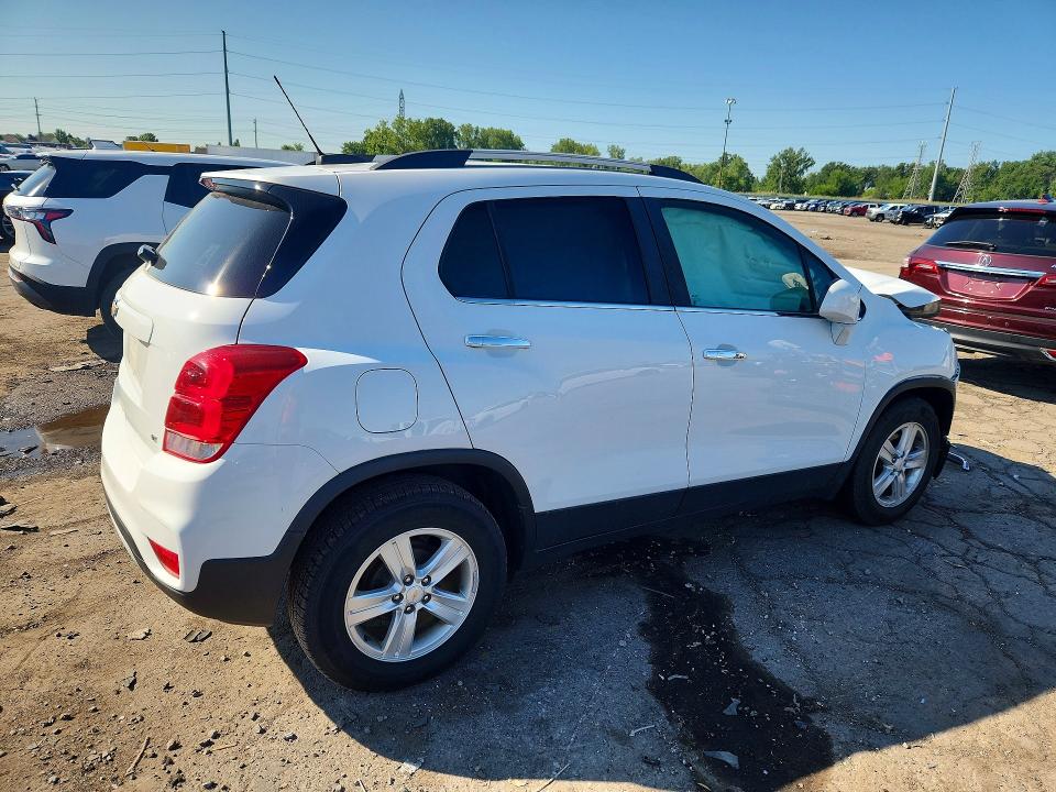Photo 3 from auction – 2019 CHEVROLET TRAX with VIN KL7CJLSB2KB910411