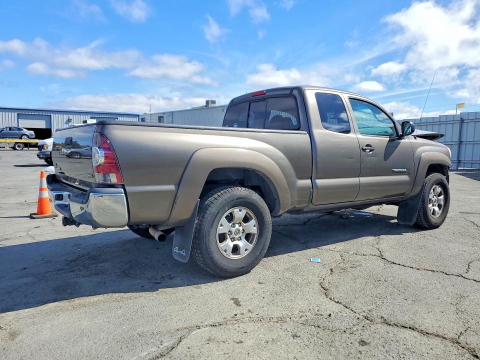 Photo 3 from auction – 2011 TOYOTA TACOMA with VIN 5TFUX4EN2BX003159