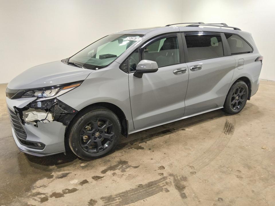 TOYOTA SIENNA 2025 with VIN 5TDCSKFC9SS176307 - Photo from auction