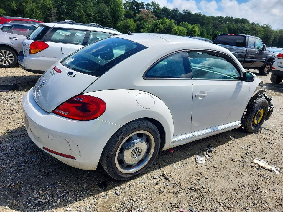Photo 3 from auction – 2012 VOLKSWAGEN BEETLE with VIN 3VWHP7AT5CM622575