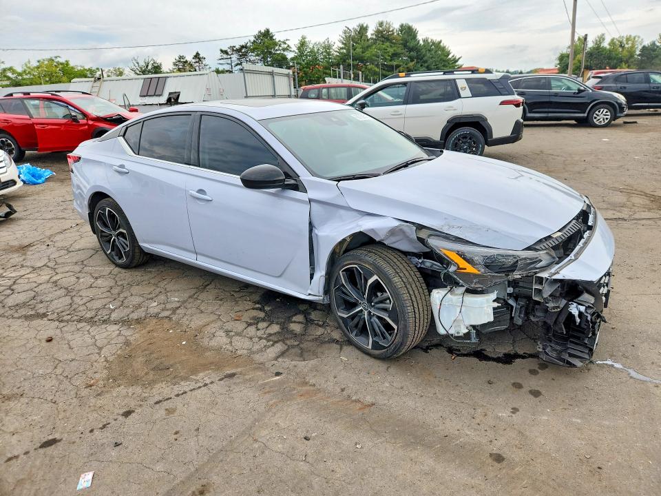 Photo 4 from auction – 2024 NISSAN ALTIMA with VIN 1N4BL4CW9RN302061