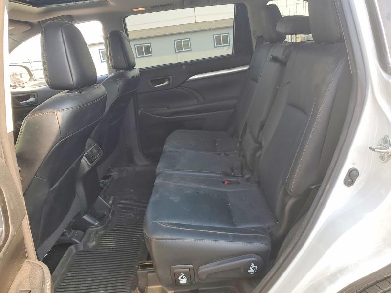 Photo 11 from auction – 2017 TOYOTA HIGHLANDER with VIN 5TDJZRFH9HS513476