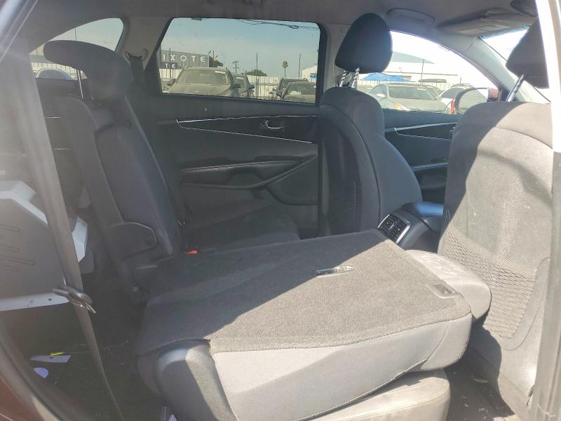 Photo 11 from auction – 2019 KIA SORENTO with VIN 5XYPG4A33KG520765