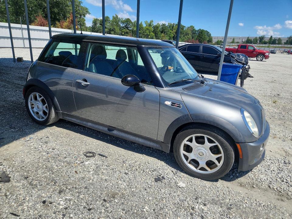 Photo 4 from auction – 2004 MINI COOPER with VIN WMWRE33434TD84935