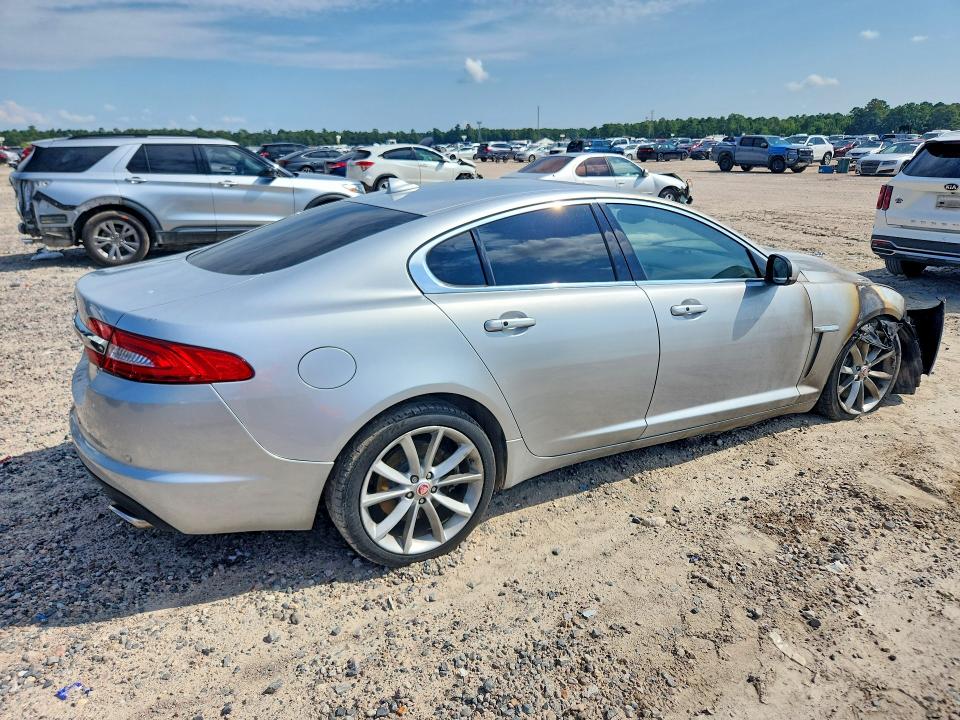 Zdjęcie 3 z aukcji – 2015 JAGUAR XF z VIN SAJWA0F73F8U58798