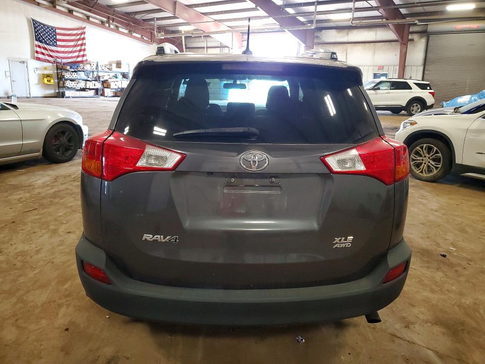 Снимка 6 от търг – 2015 TOYOTA RAV4 с VIN 2T3RFREV2FW338695