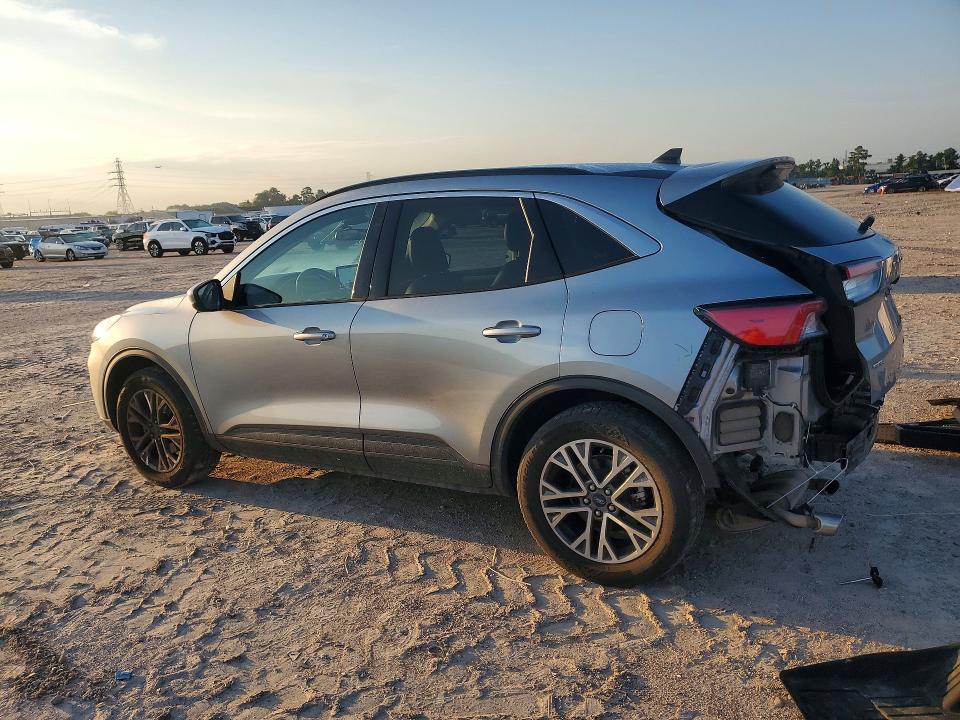 Photo 2 from auction – 2021 FORD ESCAPE with VIN 1FMCU9H67MUA64500