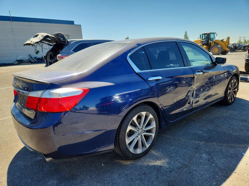 Photo 3 from auction – 2015 HONDA ACCORD with VIN 1HGCR2F56FA251109