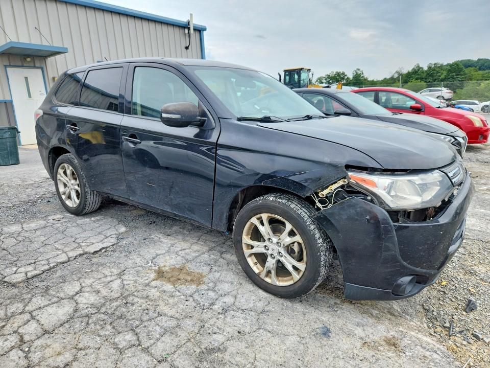 Photo 4 from auction – 2014 MITSUBISHI OUTLANDER with VIN JA4AD3A35EZ009437