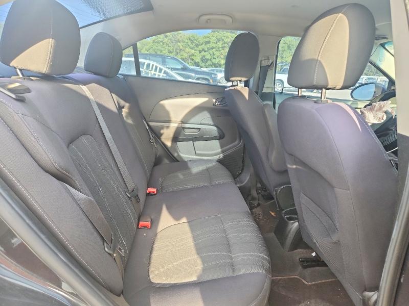 Снимка 10 от търг – 2015 CHEVROLET SONIC с VIN 1G1JC5SH9F4101446