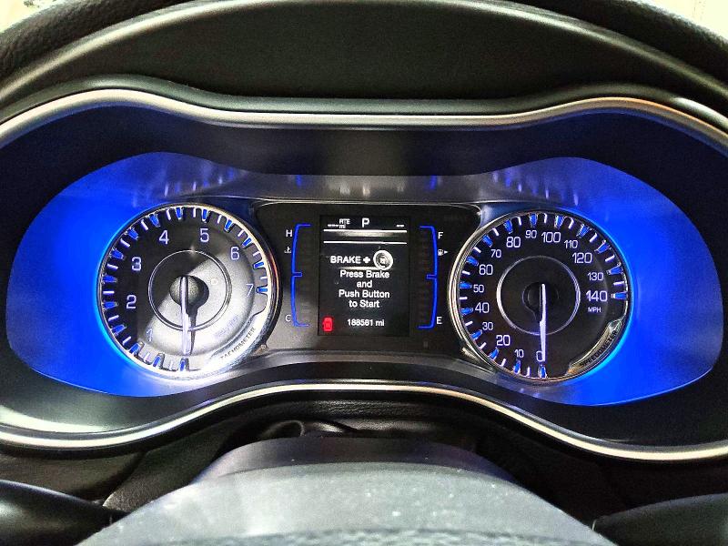 Photo 9 from auction – 2016 CHRYSLER 200 with VIN 1C3CCCAB8GN152681