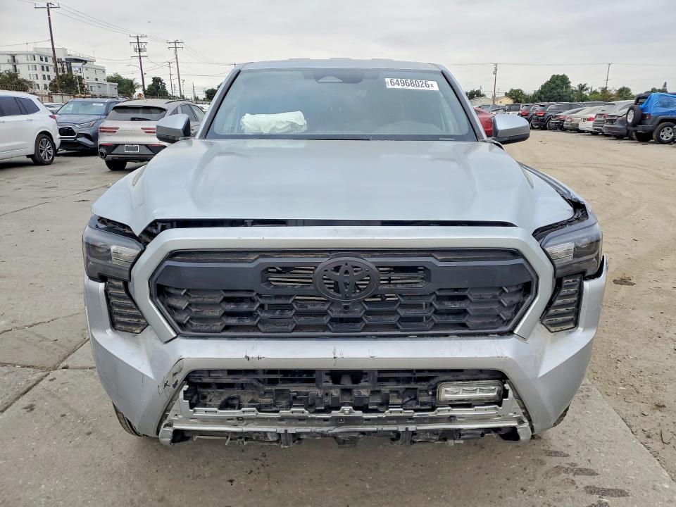 Photo 5 from auction – 2025 TOYOTA TACOMA with VIN 3TMLB5JNXSM121651
