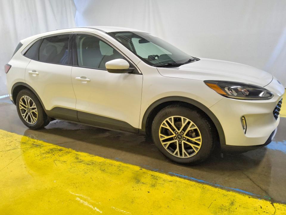Photo 4 from auction – 2022 FORD ESCAPE with VIN 1FMCU0H66NUA64808