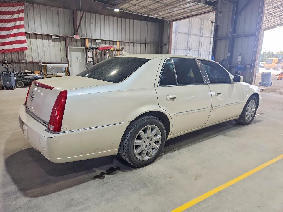 Photo 3 from auction – 2011 CADILLAC DTS with VIN 1G6KH5E67BU110960