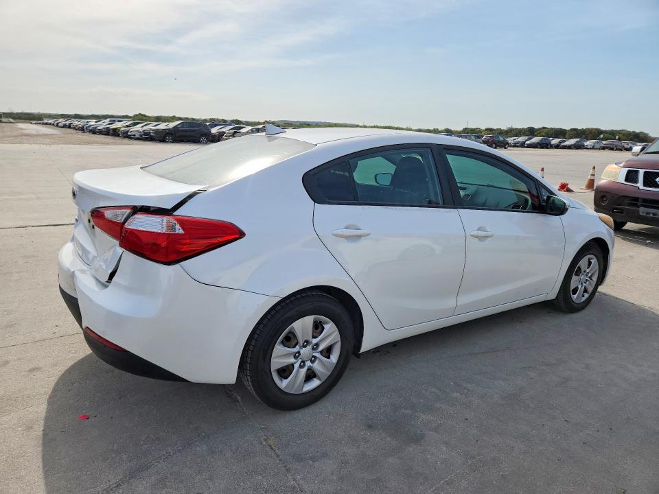 Photo 3 from auction – 2016 KIA FORTE LX with VIN KNAFX4A6XG5549439