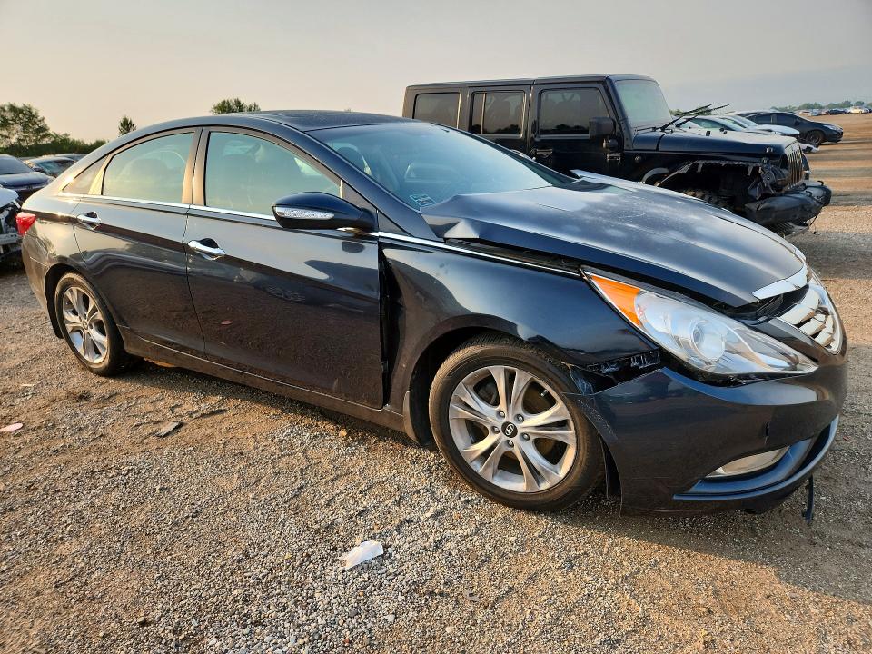 Photo 4 from auction – 2013 HYUNDAI SONATA with VIN 5NPEC4AC8DH639104