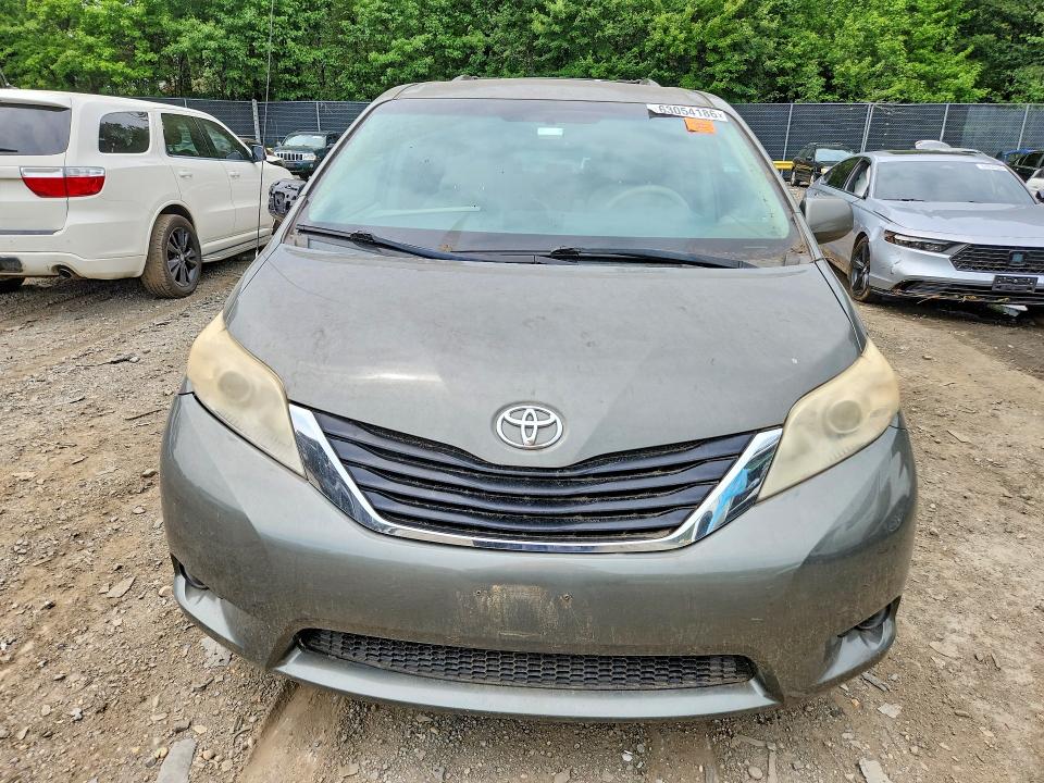 Photo 5 from auction – 2011 TOYOTA SIENNA with VIN 5TDKK3DC7BS023851