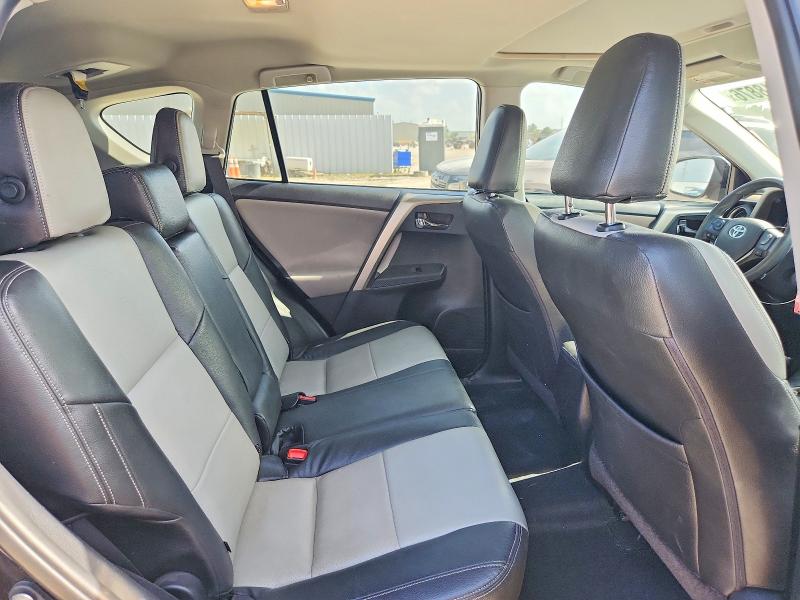 Photo 11 from auction – 2015 TOYOTA RAV4 with VIN 2T3WFREV1FW153170