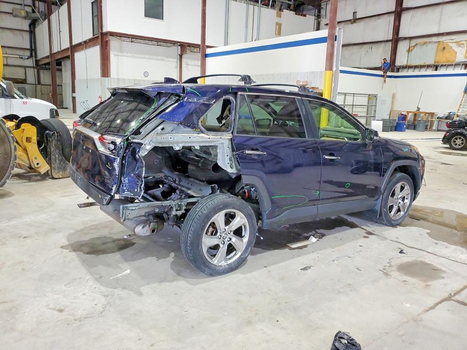 Photo 3 from auction – 2021 TOYOTA RAV4 with VIN JTMD6RFV0MD013014