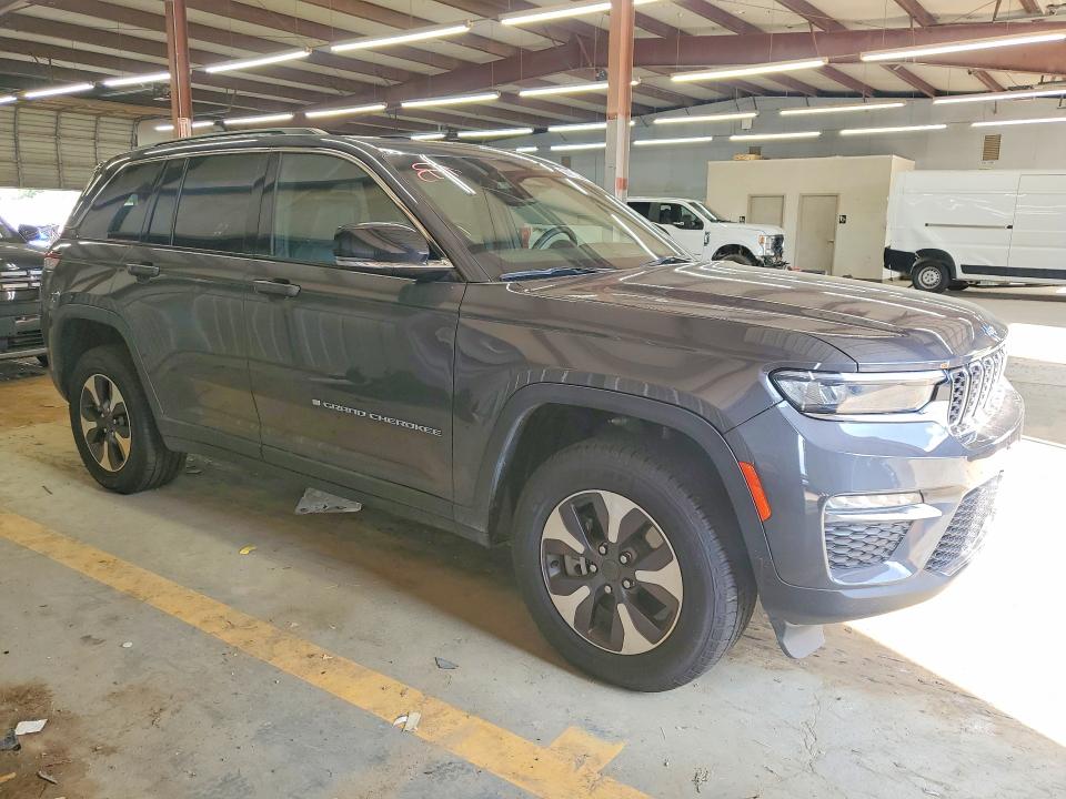 Снимка 4 от търг – 2024 JEEP GRAND CHEROKEE с VIN 1C4RJYB63RC132346