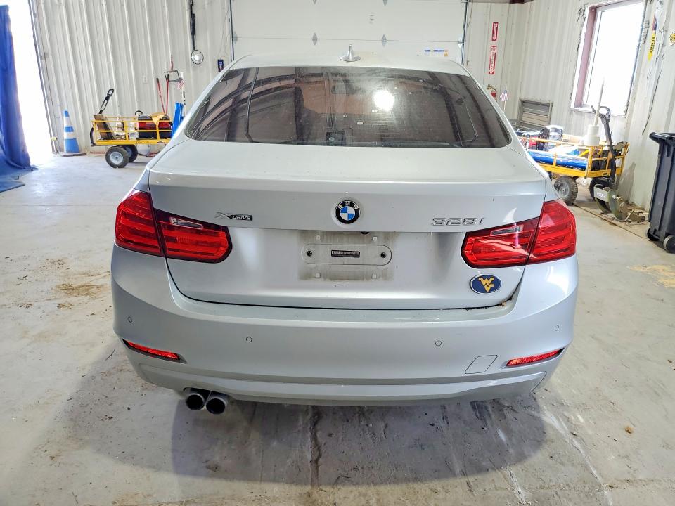 Foto 6 de la subasta – 2015 BMW 328 con VIN WBA3B3G56FNT18191