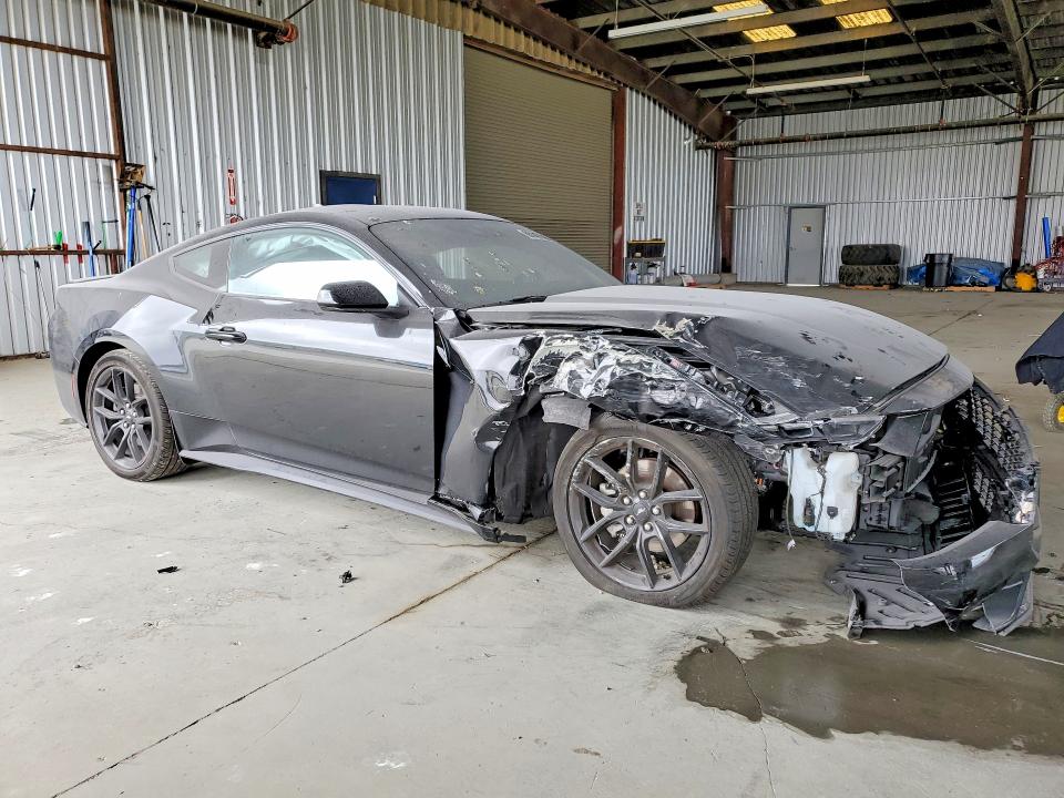 Photo 4 from auction – 2025 FORD MUSTANG with VIN 1FA6P8TH4S5109529