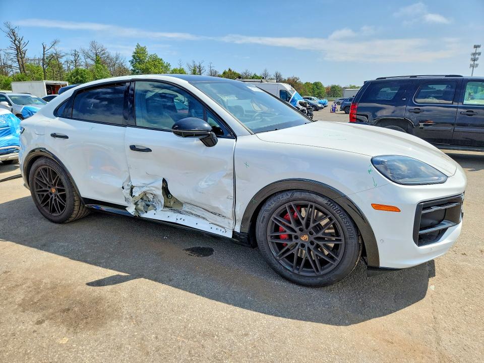 Foto 4 de la subasta – 2025 PORSCHE CAYENNE con VIN WP1BG2AYXSDA44358