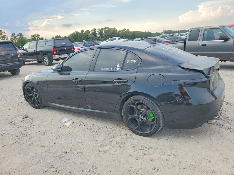 Photo 2 from auction – 2018 ALFA ROMEO GIULIA with VIN ZARFAECN7J7566988