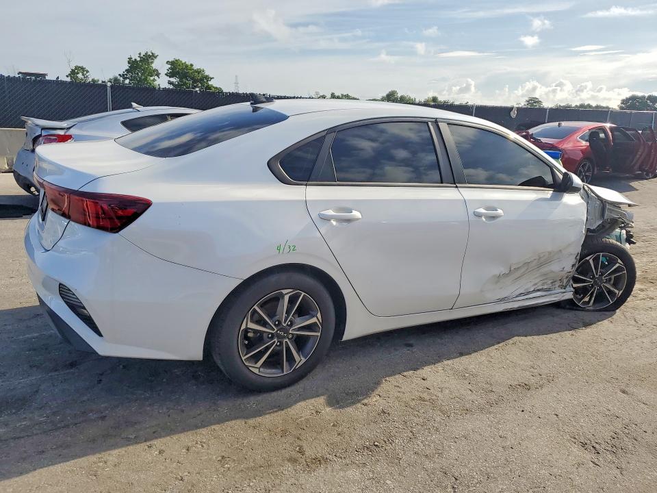Photo 3 from auction – 2023 KIA FORTE with VIN 3KPF24AD6PE600648