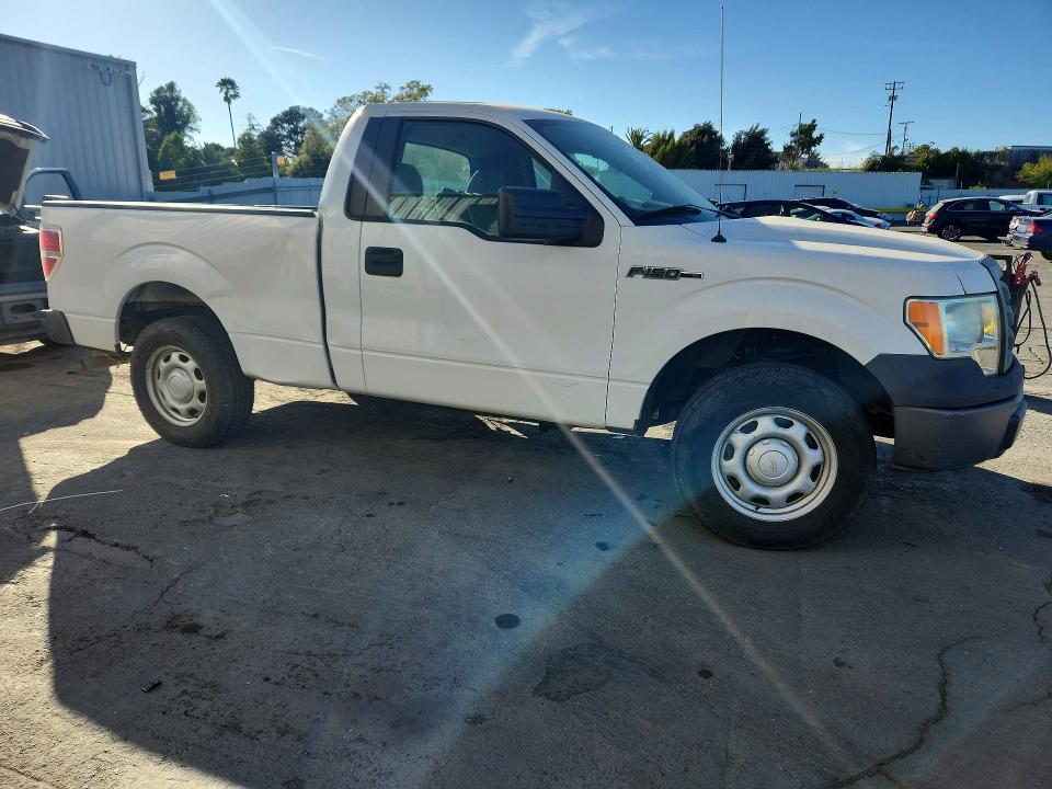 Photo 4 from auction – 2011 FORD F150 with VIN 1FTMF1CF6BFC77726