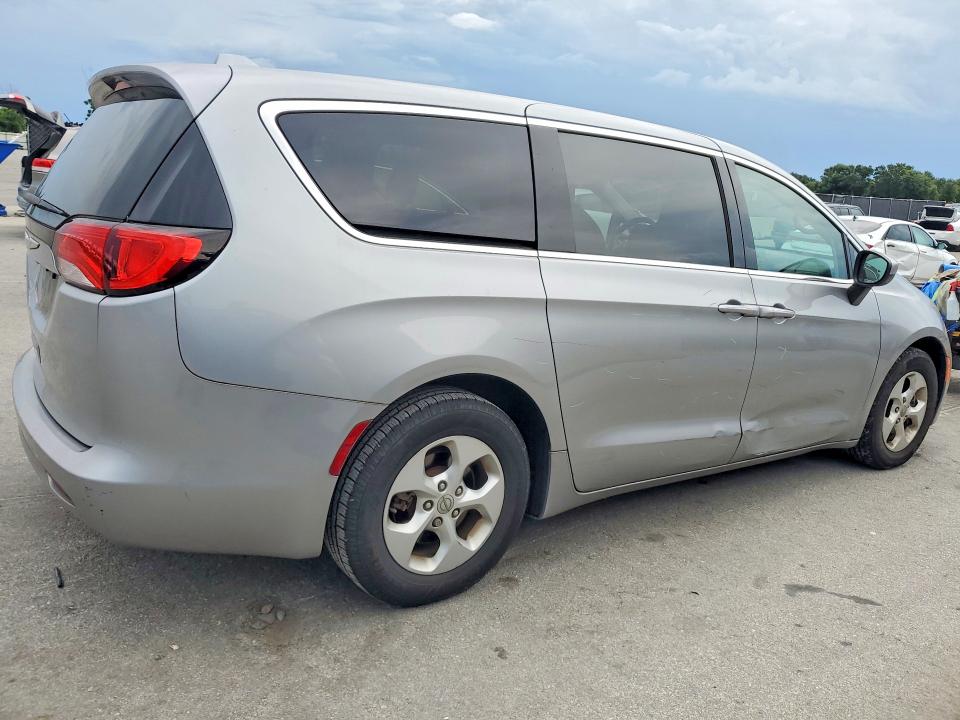 Photo 3 from auction – 2017 CHRYSLER PACIFICA with VIN 2C4RC1CG1HR608754