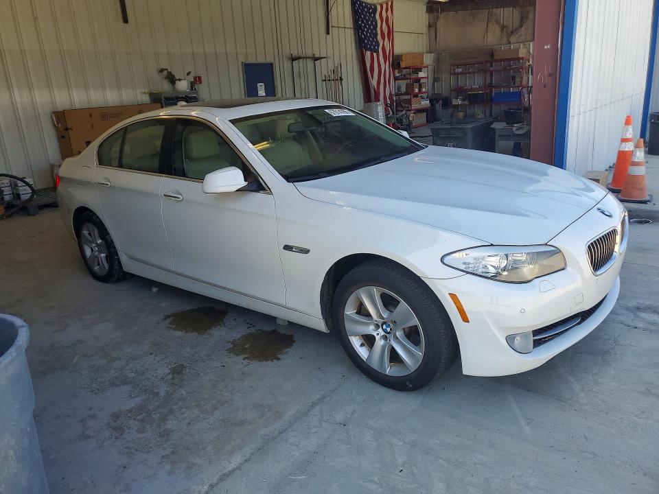 Photo 4 from auction – 2012 BMW 528 with VIN WBAXG5C52CDX04886