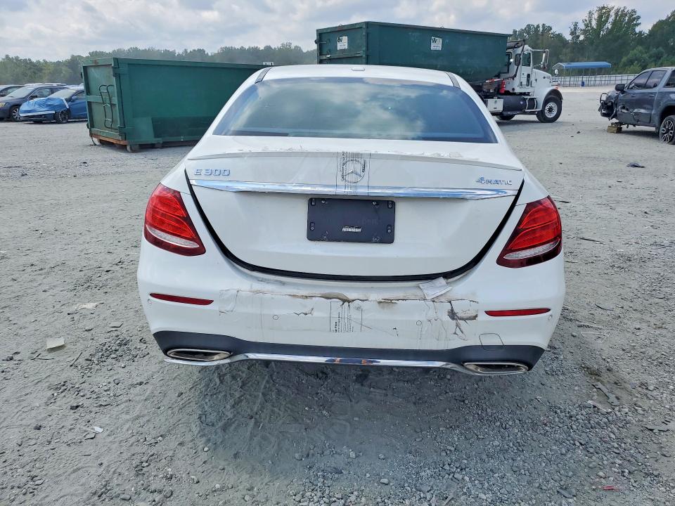 Photo 6 from auction – 2017 MERCEDES-BENZ E with VIN WDDZF4KB7HA197997